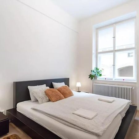 Luxury Apartment On Old Town Square Prague Extérieur photo
