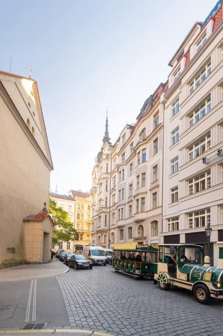 Luxury Apartment On Old Town Square Prague Extérieur photo
